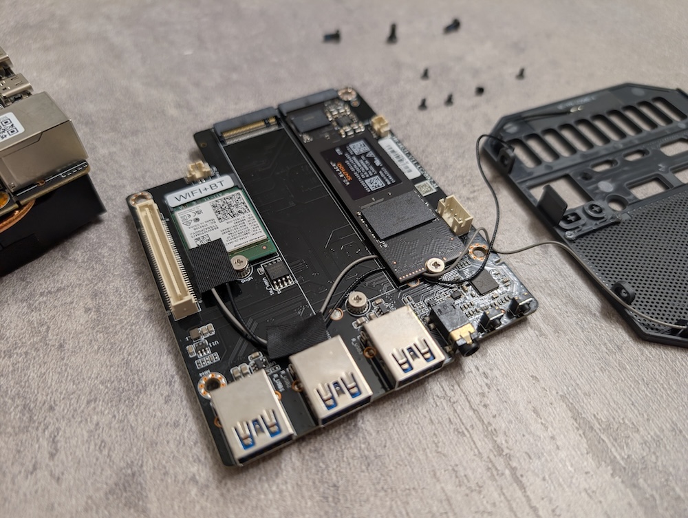 LCMD expansion slot